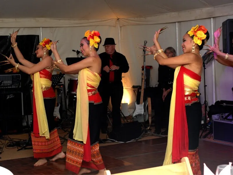 Thai dancers