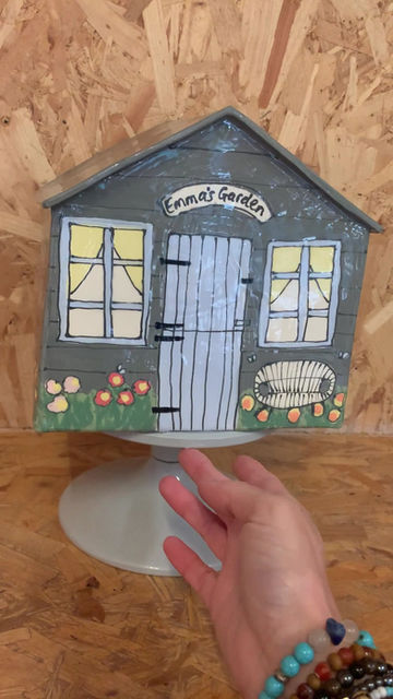 Thumbnail: Shed Urn