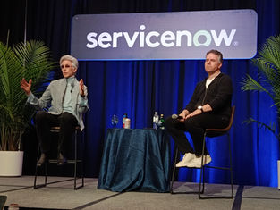 ServiceNow-CEO Bill McDermott und Vice Chairman Nick Tzitzon sprechen bei „Knowledge“ in Las Vegas über Agentic AI und Enterprise AI