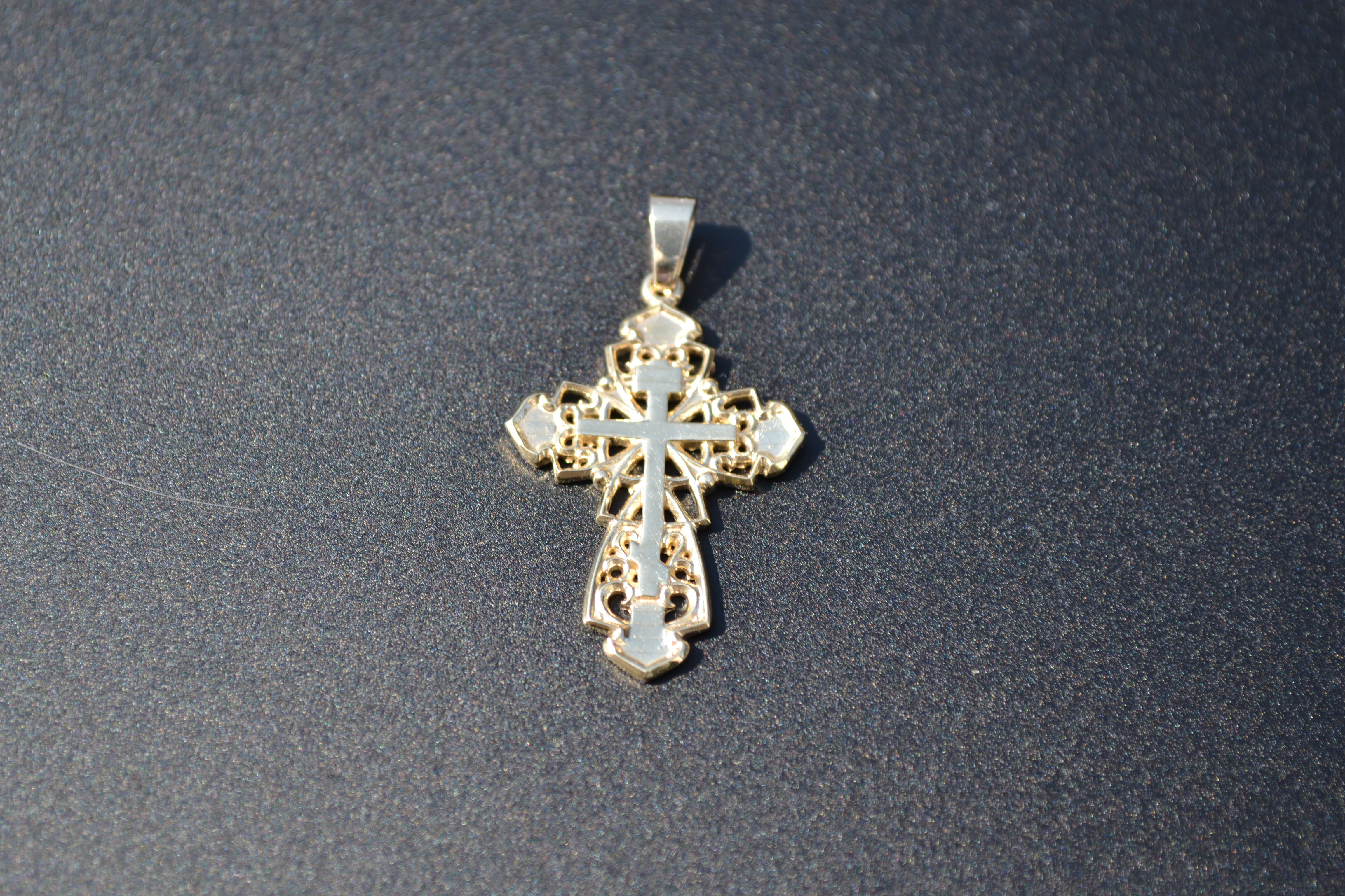 10kt GOLD DOUBLE CROSS 5.26g