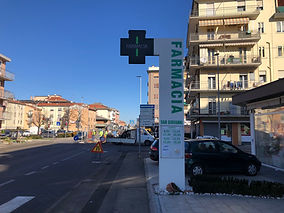 totem luminoso per farmacie di BL Artigiana, Chioggia