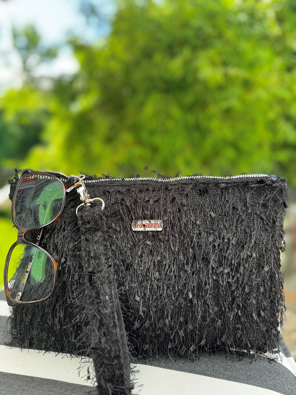 clutch fluffy schwarz mit Handhenkel