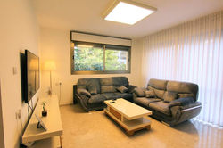 למכירה 4 חדרים באם המושבות2