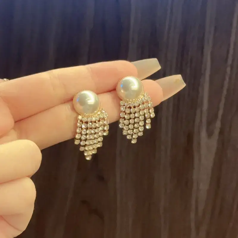 Thumbnail: Exquisite Sparkly Pearl Earrings