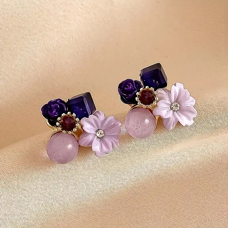 Thumbnail: Sparkling Purple Flower Studs
