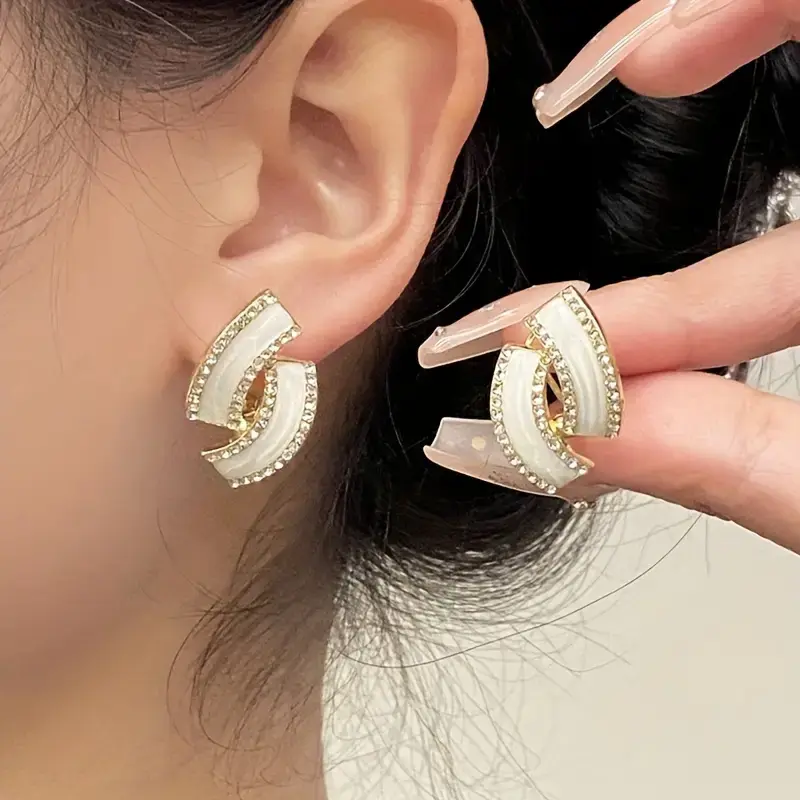 Thumbnail: Exquisite Sparkling Earrings 