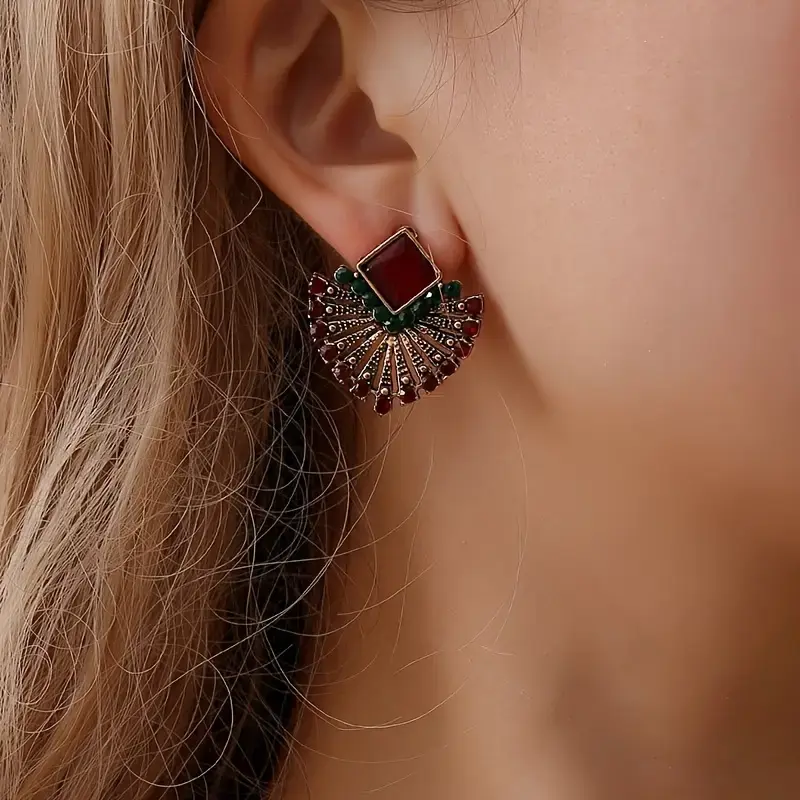 Thumbnail: Vintage Fan Design Stud Earrings 
