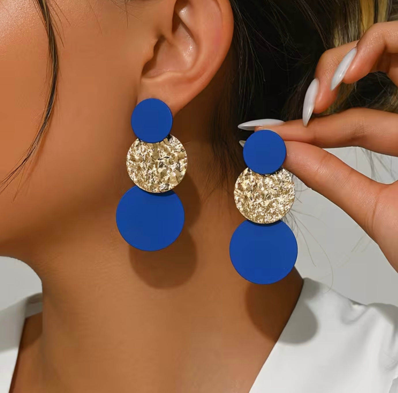 Dangling trio earrings 