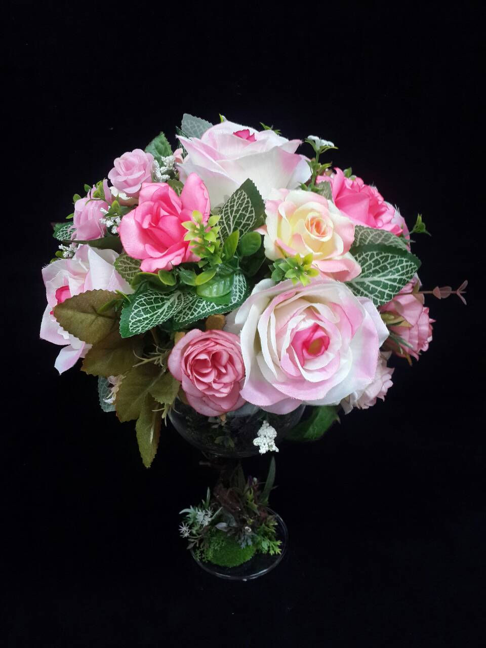 Thumbnail: Crafts garden in a glass of champagne.