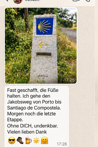 Eine Whatsapp Nachricht von Petra Rimeks Kundin. Sie hat den Jakobsweg geschafft, ohne Petra nicht denkbar.