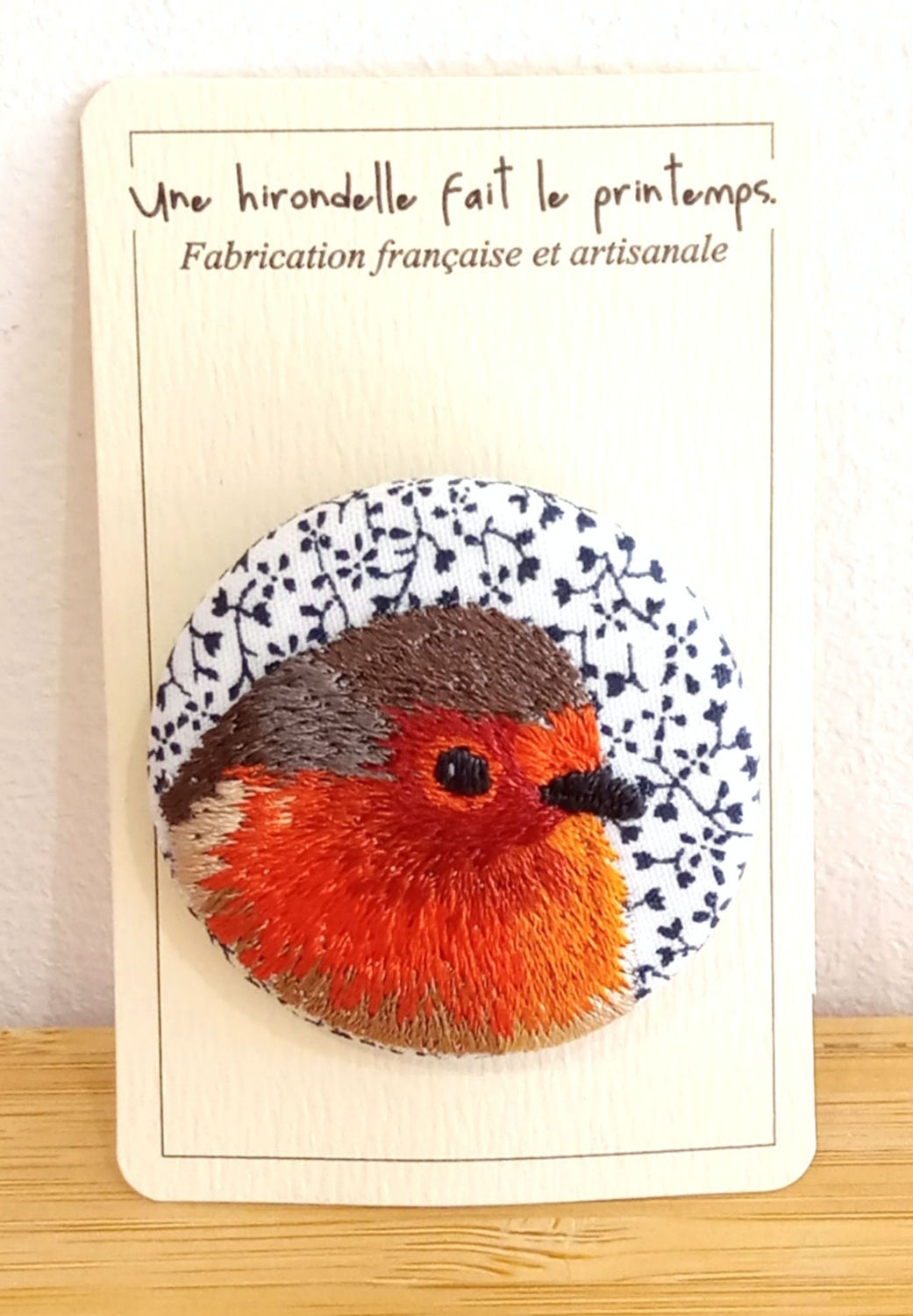 Broche brodée "rouge-gorge" pm Une hirondelle fait le printemps