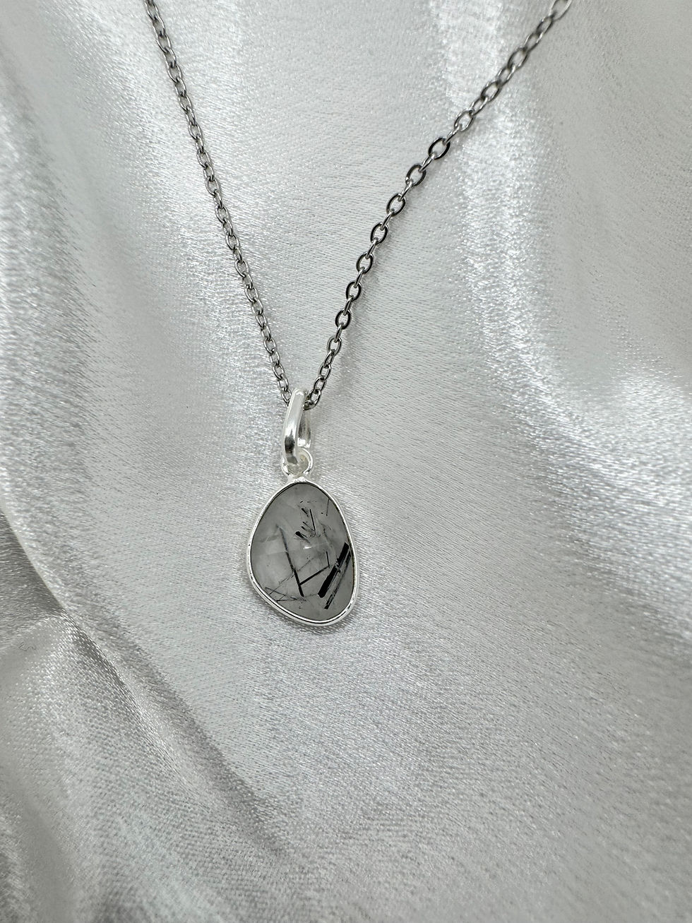 Miniaturbild: Turmalin in Quarz Anhänger "Splendora" silber