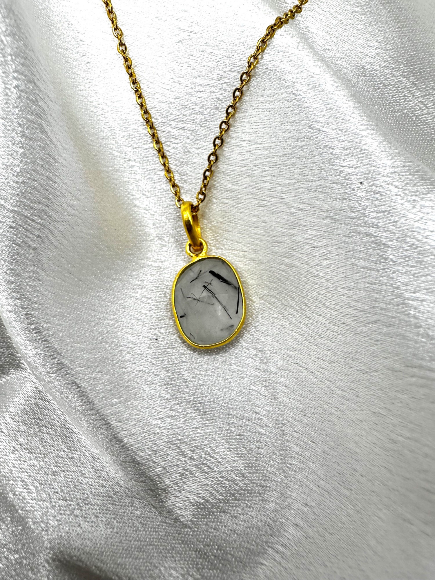 Turmalin in Quarz Anhänger "Splendora" gold