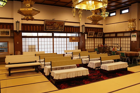 本堂内.jpg