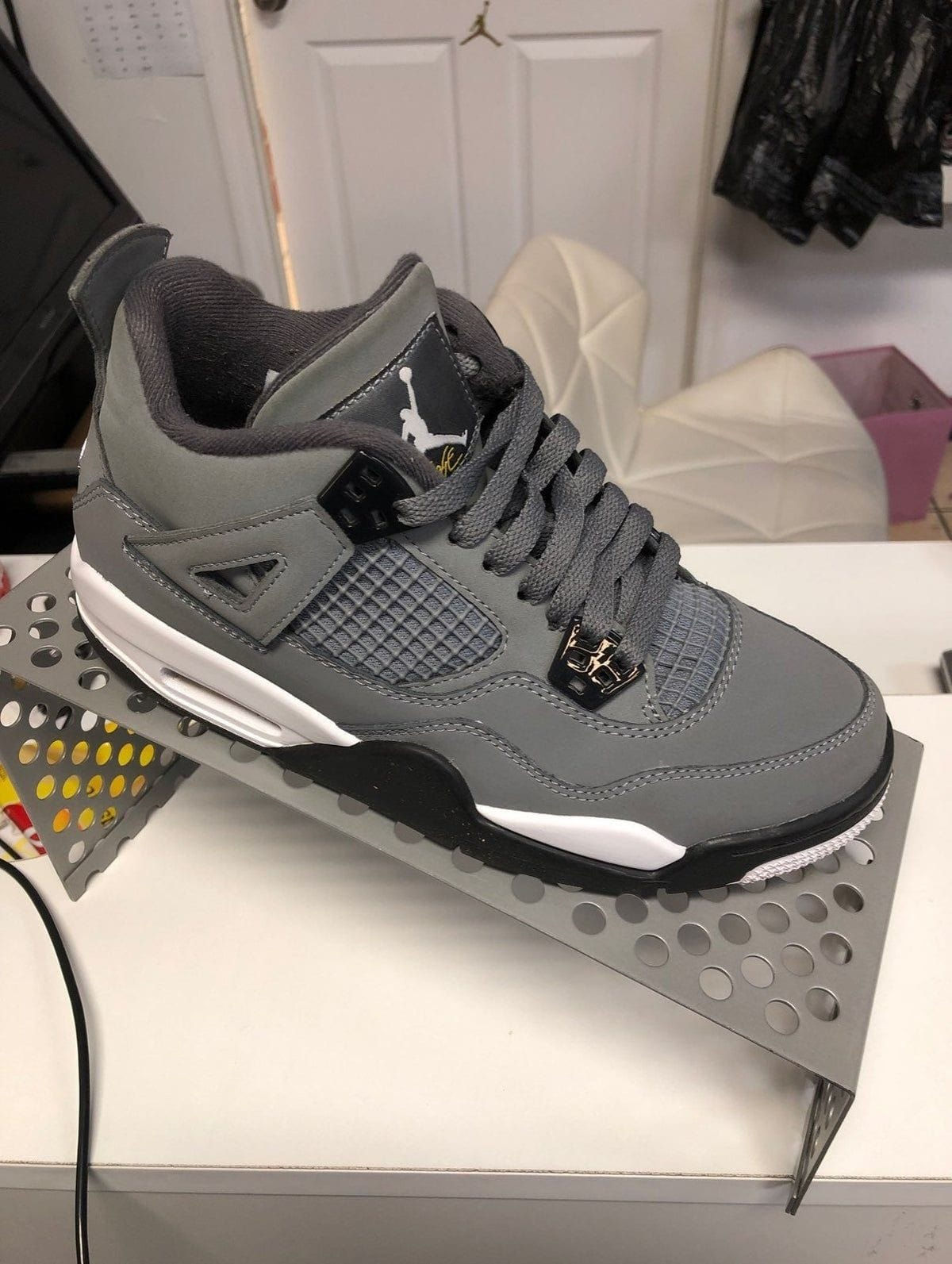 Jordan 4 Retro Cool Grey