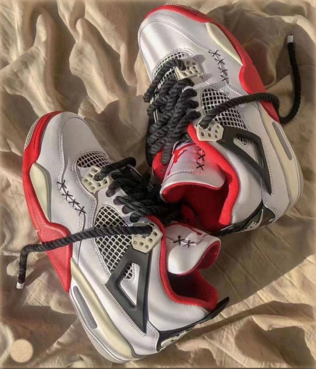 Jordan 4 Retro Chunky laces