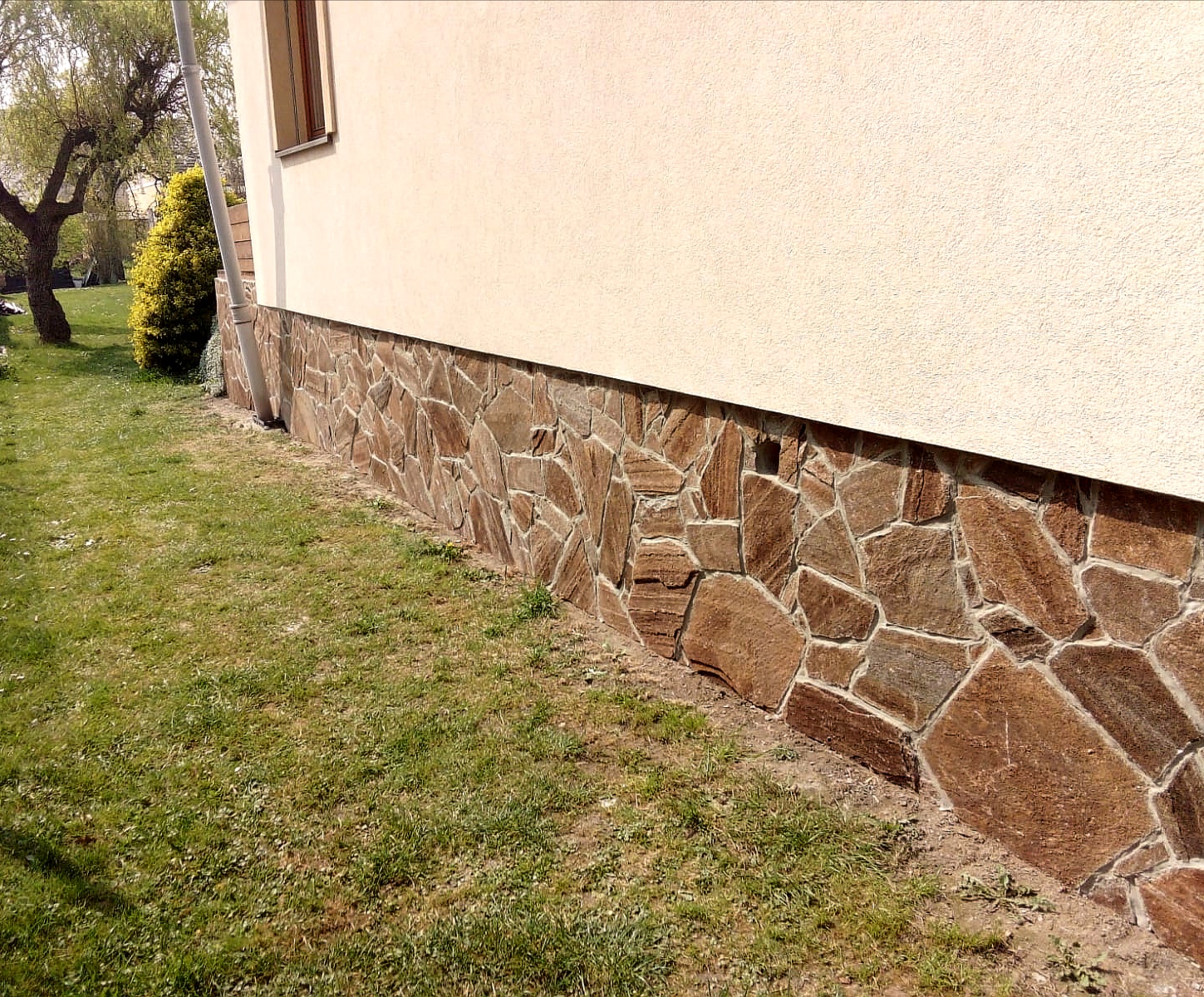 hnědý obkladový kámen