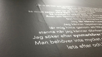 Konstverket på väggen i Ystad