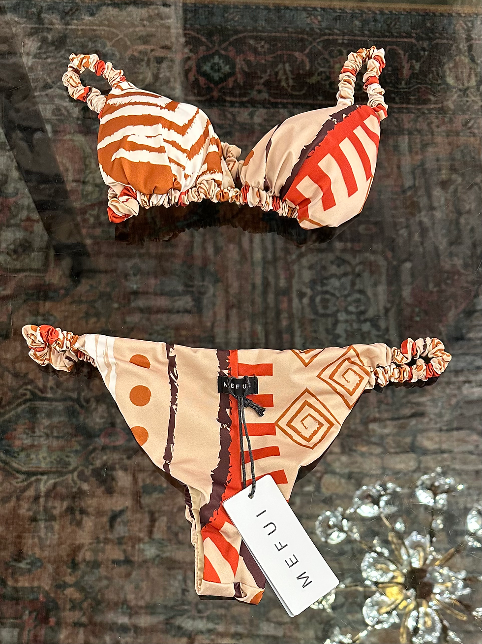 Miniatura: Bikini a triangolo fantasia etnica geometrica dettagli arricciati con slip 