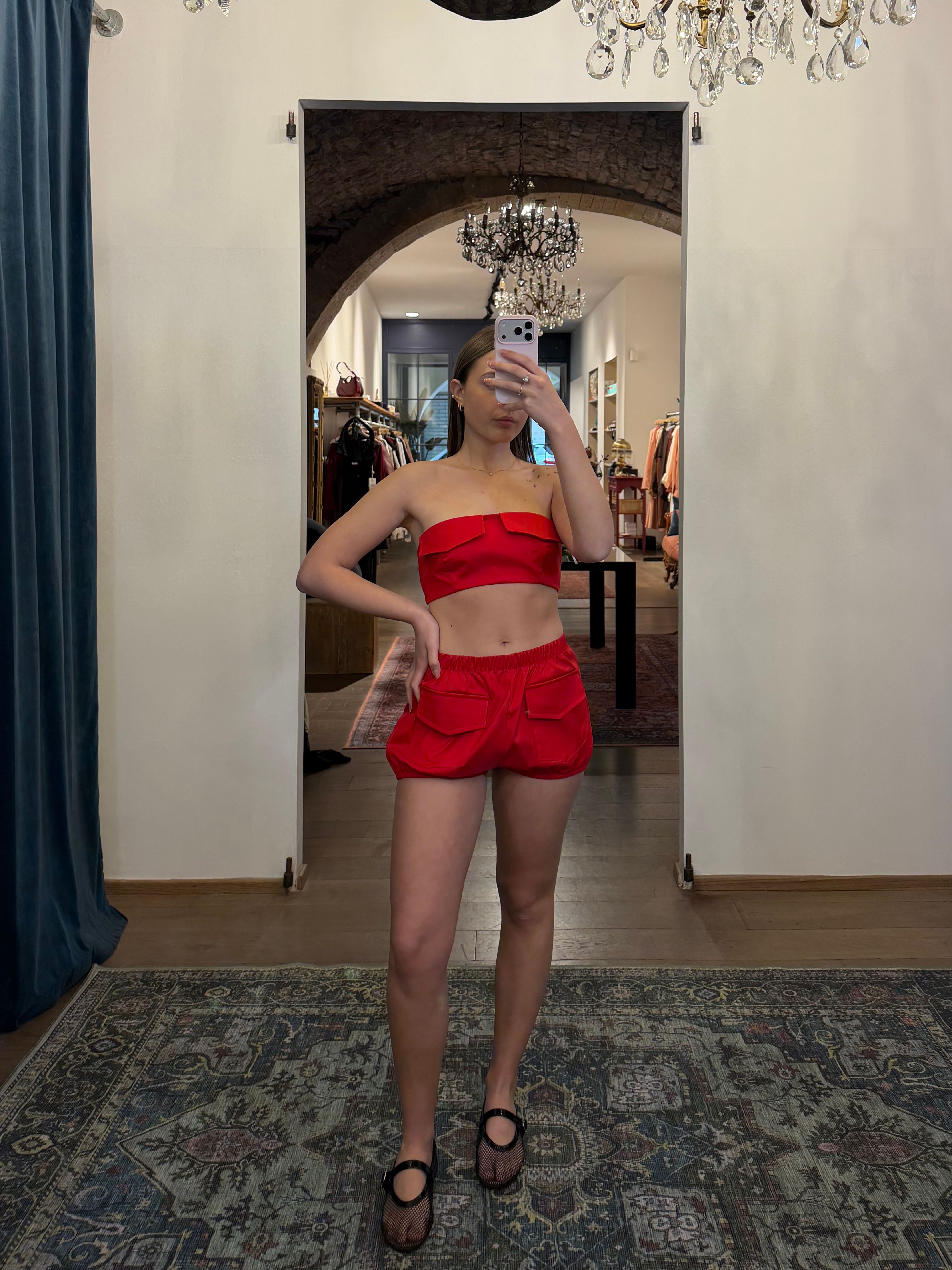 Completo rosso top a fascia con shorts a palloncino 