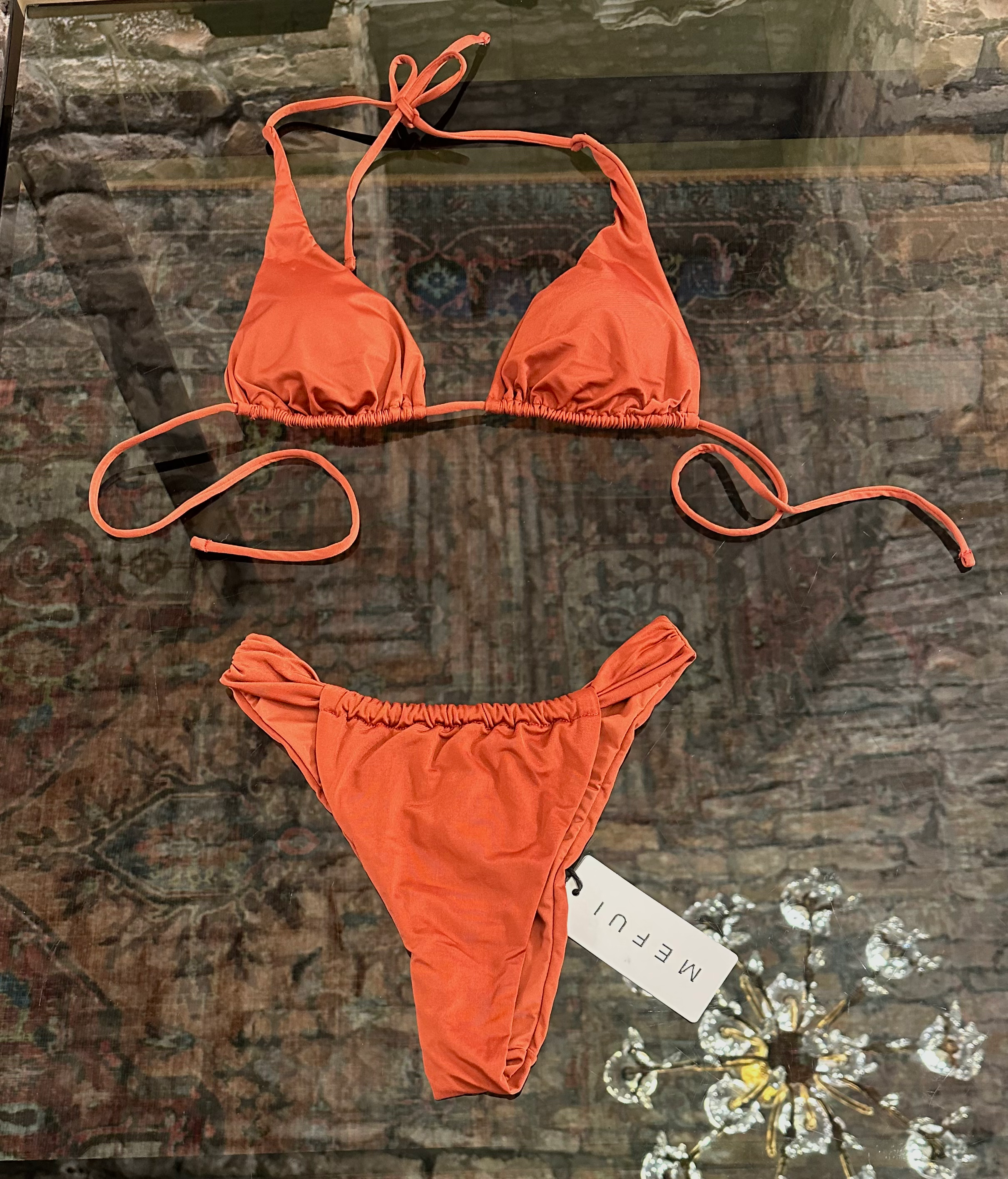 Bikini a triangolo coccio con brasiliana fascetta morbida 