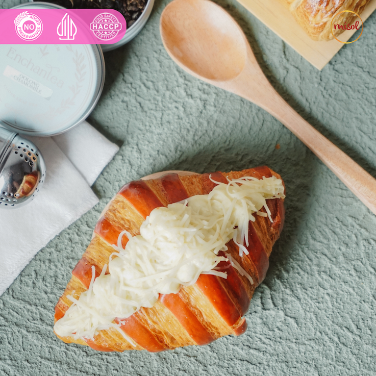 Thumbnail: Strawberry Cream Cheese Croissant