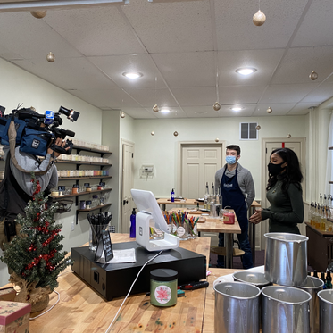 PHL 17 Features Lumière Candle Studio