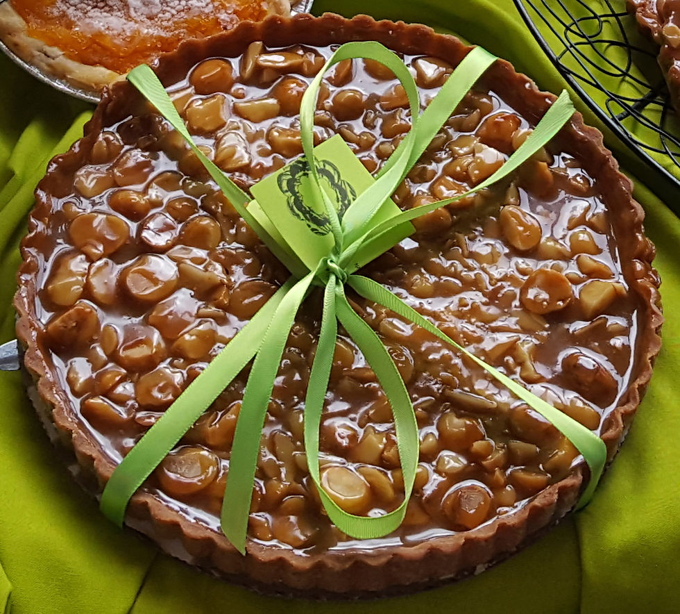 Large Honey MacNut Tart