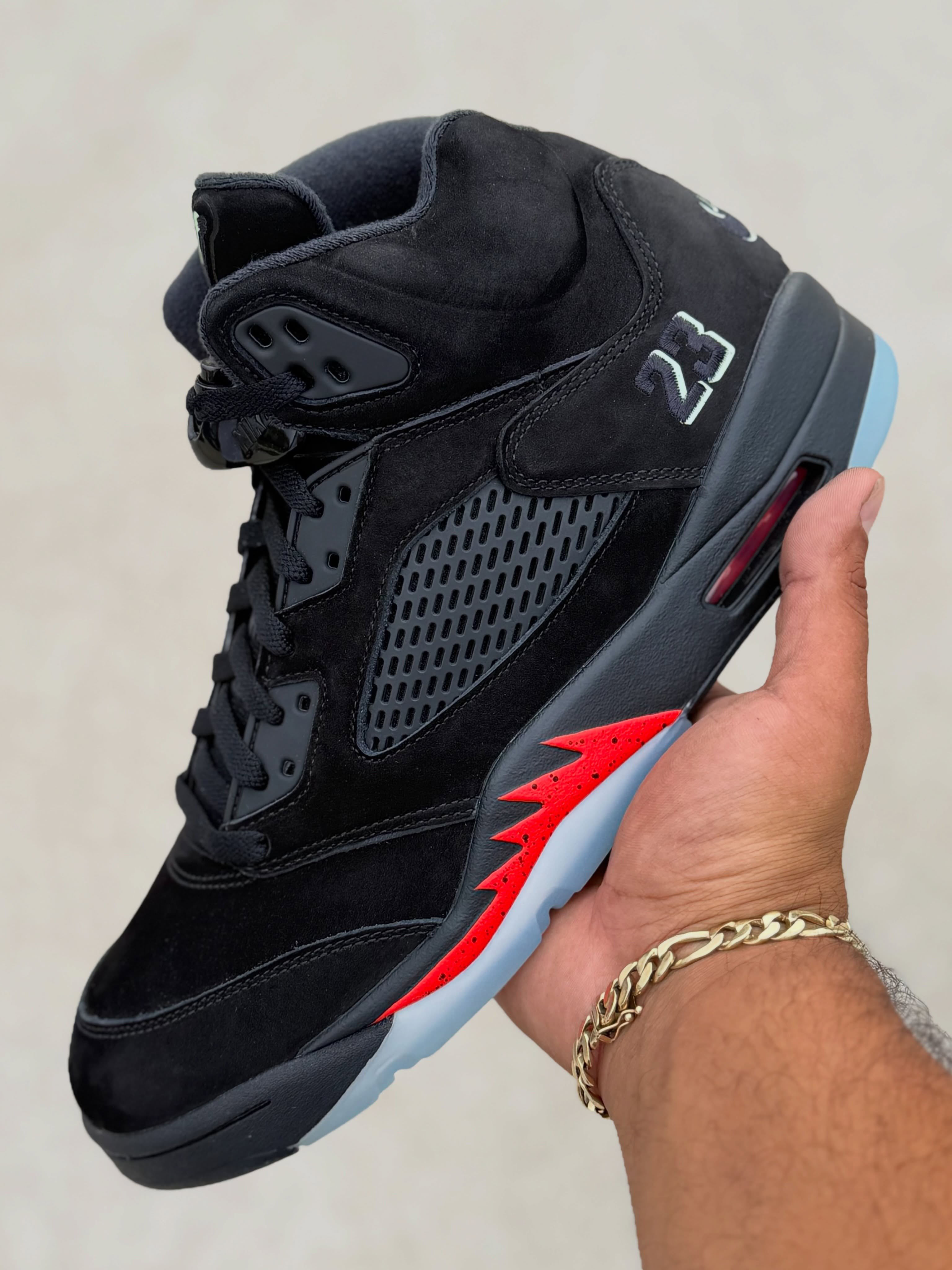 Jordan Retro 5 “Halloween”