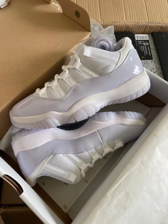 WOMEN JORDAN 11 RETRO LOW PURE VIOLET
