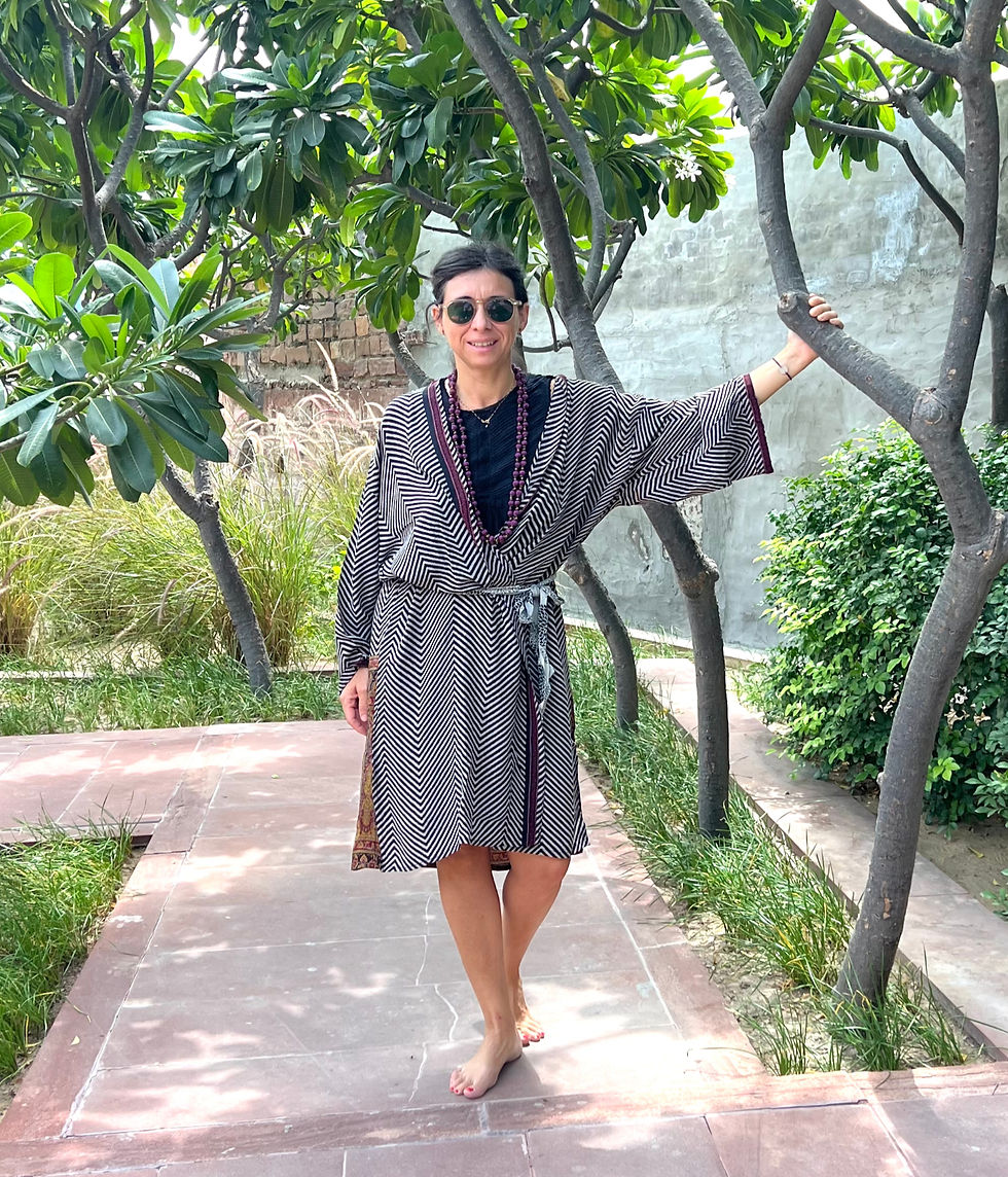 Kimono indien en crêpe de soie vintage - multicolore ceinturé de face