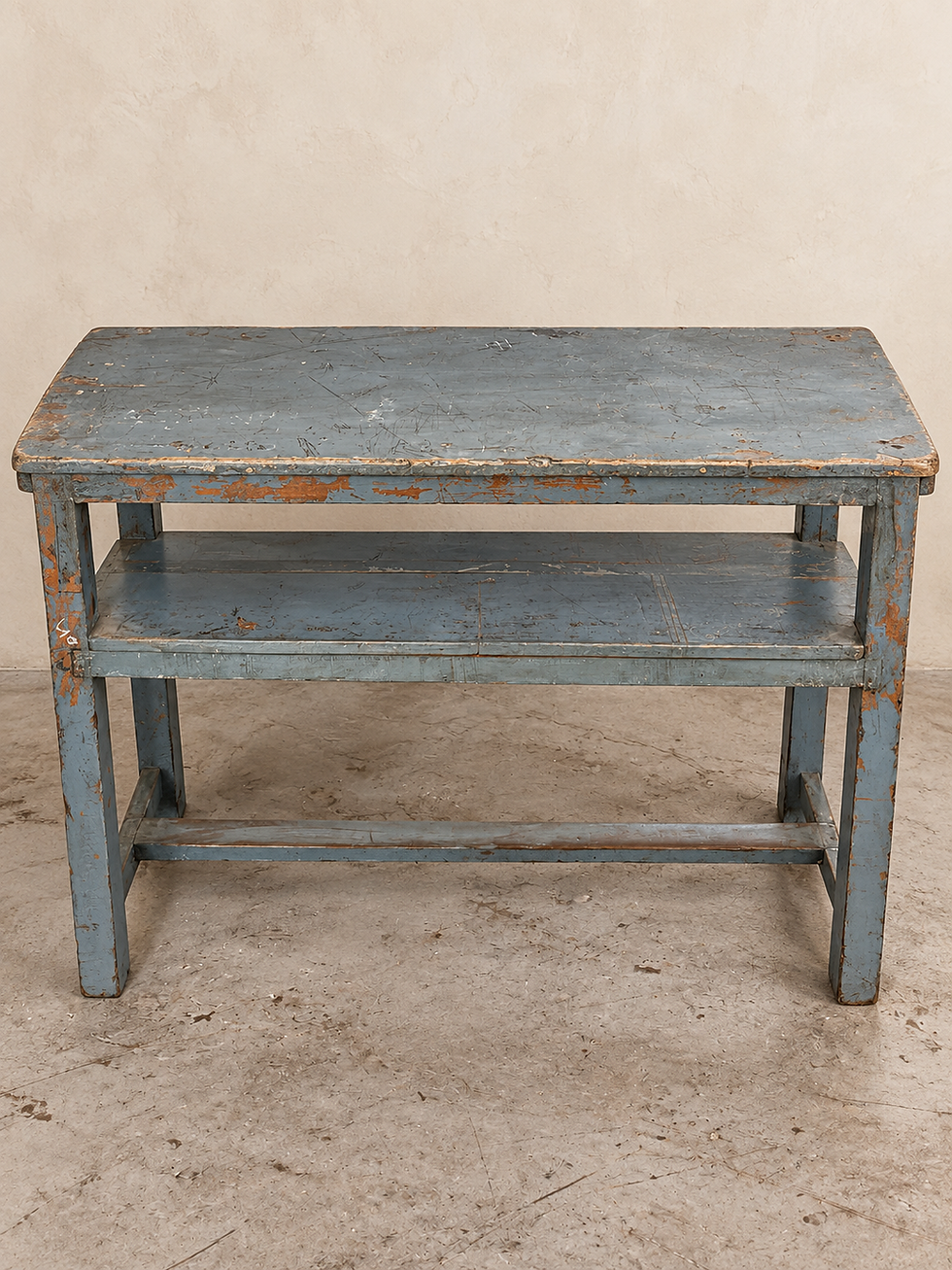 Bureau d'écolier en bois laqué bleu, vintage vue de face