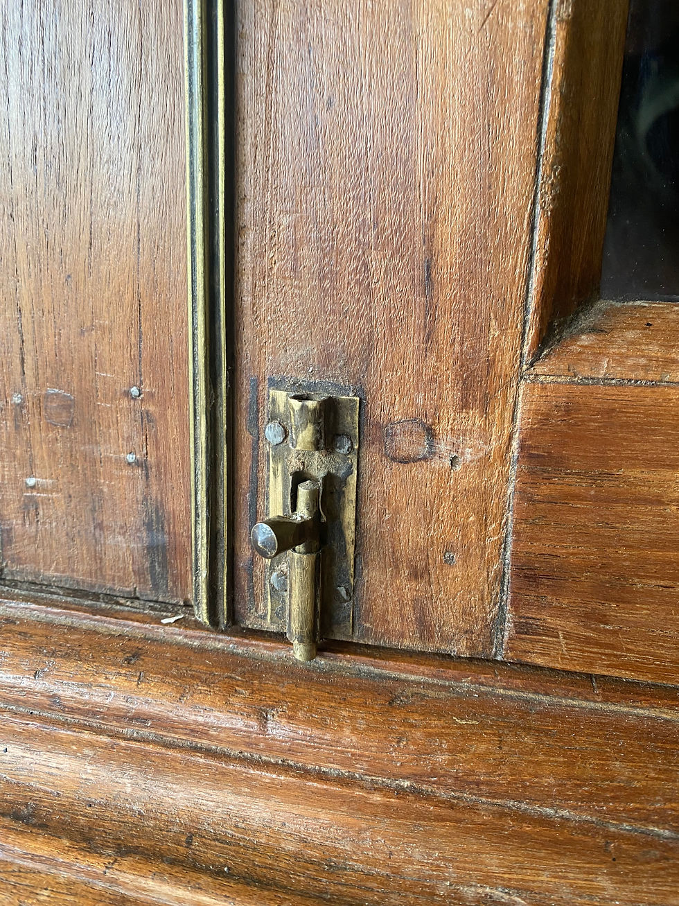 Thumbnail: Armoire vitrée en manguier de style anglais - ref 580