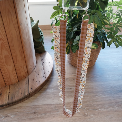 Colgador móvil cuadros camel/rosa con volantes Jumaiz