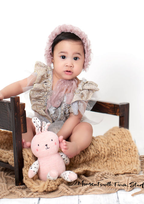 Milestone Singapore - Moments with tina Studio - Sitters Session Singapore - Singapore Photographer - Cakesmash Sg - Sitters Packages - milestone Packages  - 6 months shoot in singapore