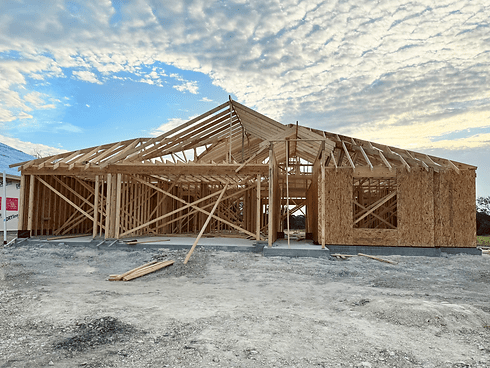 2563-Tin-Barn-Bluff-(Front).gif