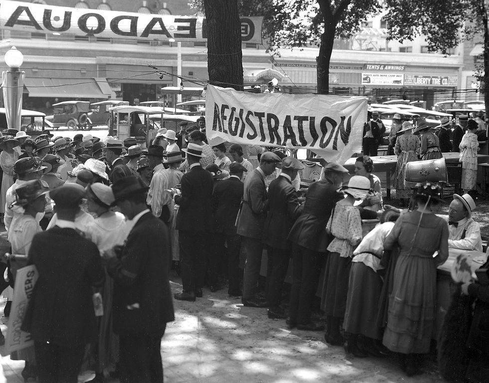 A swarm of potential voters crowded around registration tables at Courthouse Park to ensure there was enough time to qualify to cast a ballot. Over 40,000 were expected to participate. The 1920 Presidential election was the first election in American history where women were allowed the right to vote at the federal level. Pop Laval Collection – June 26, 1920. Photo courtesy of the Fresno City & County Historical Society and the Pop Laval Collection. All rights reserved.