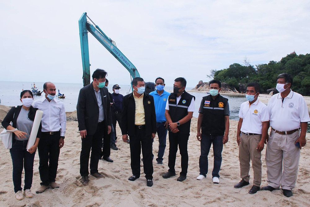 นายนิพนธ์ บุญญามณี รัฐมนตรีช่วยว่าการกระทรวงมหาดไทย (มท.2) ลงพื้นที่ติดตามและรับฟังแนวทางการแก้ไขคลองสำโรง จากเจ้าหน้าที่องค์การจัดการน้ำเสีย