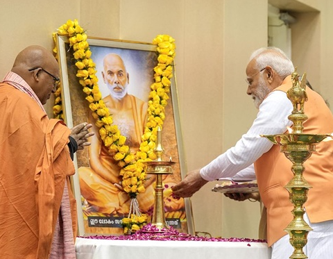 PM Modi Pays Tribute to Sree Narayana Guru on His Birth Anniversary