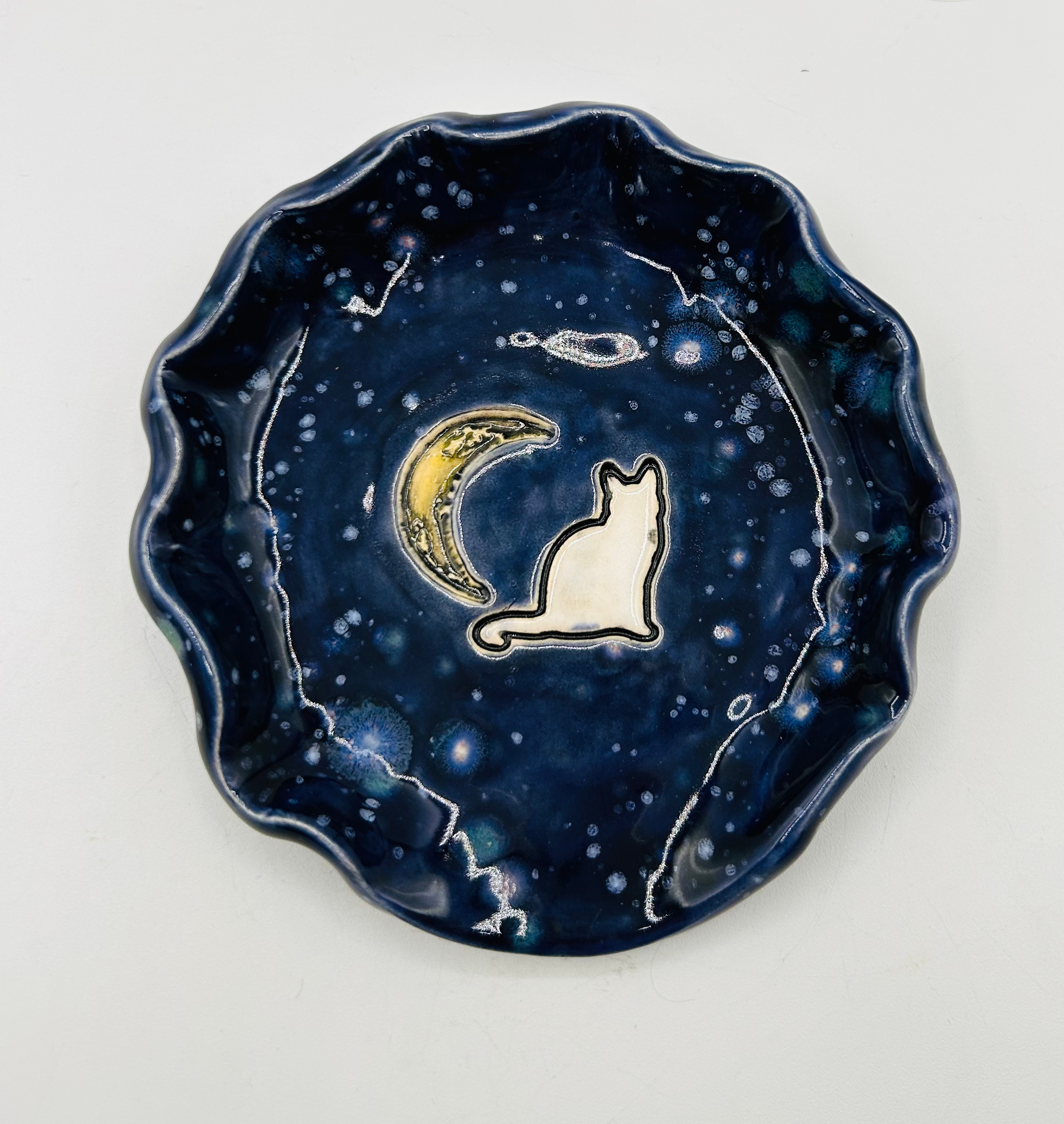 Cat with moon spoon rest 