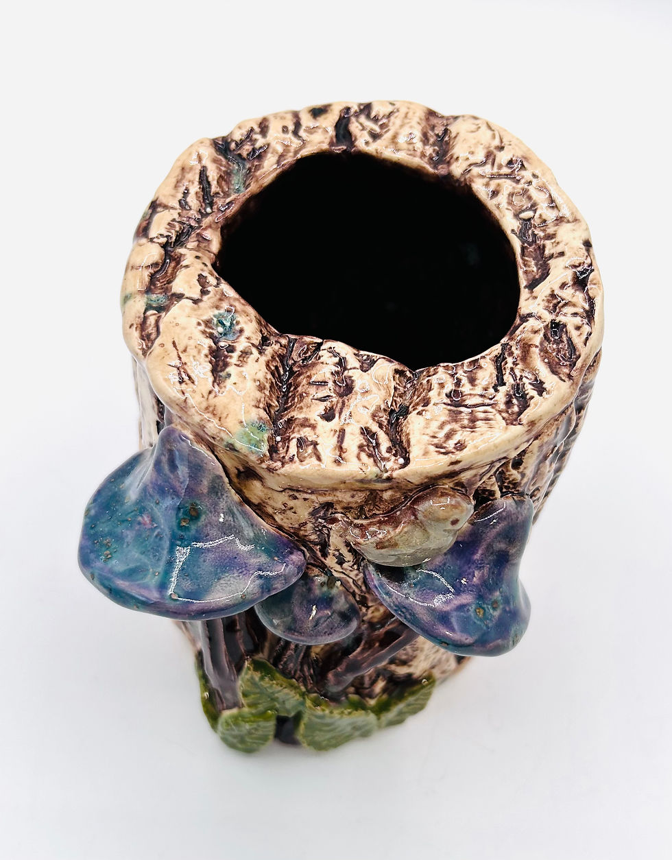 Thumbnail: Woodgrain with mushrooms and bird vase