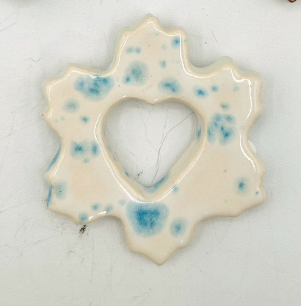 Thumbnail: Snowflake with heart window magnet 