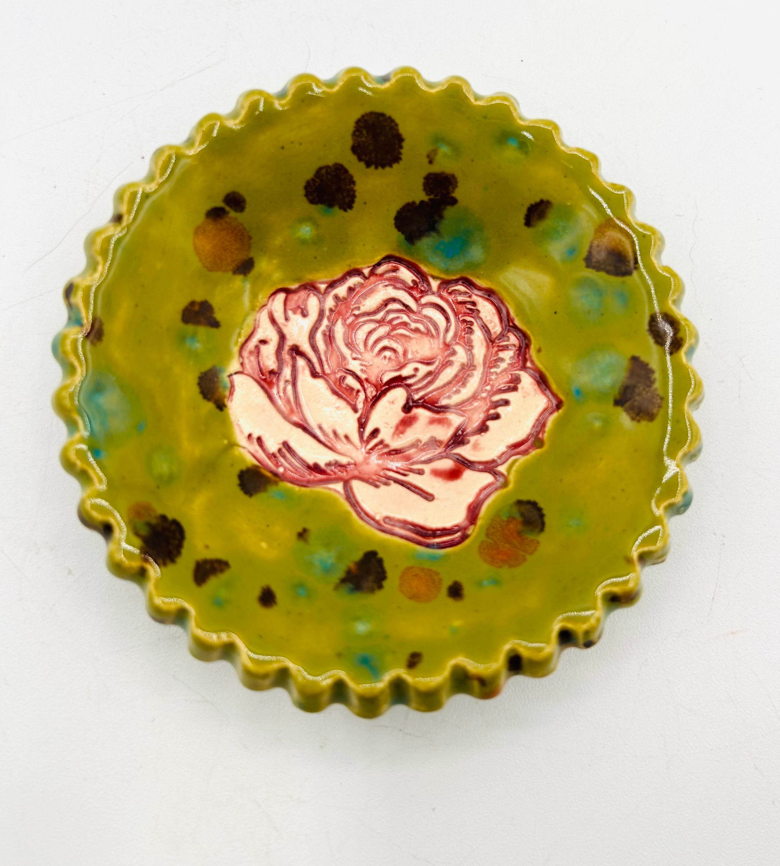 Scalloped rose trinket dish