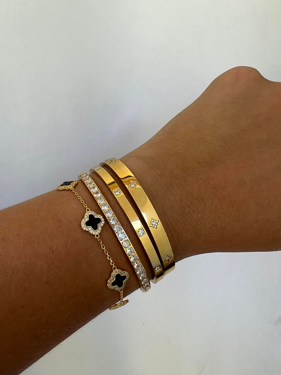 Thumbnail: Black Aliana Four Leaf Bracelet