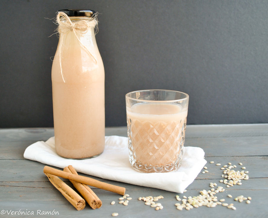 Leche vegetal casera de arroz