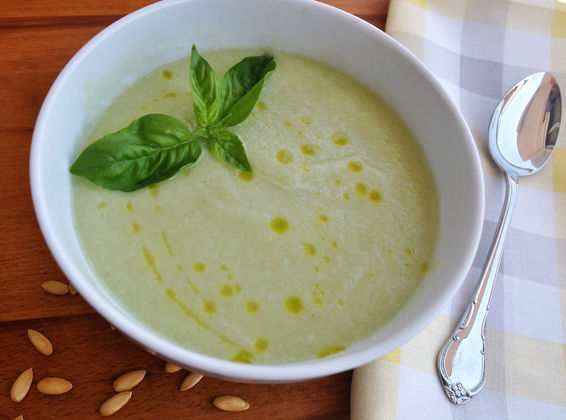 Sopa fría de melón y pepino