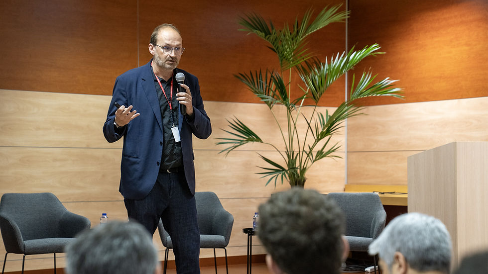 Expertos del sector debaten en Circutor sobre electromovilidad y almacenamiento energético