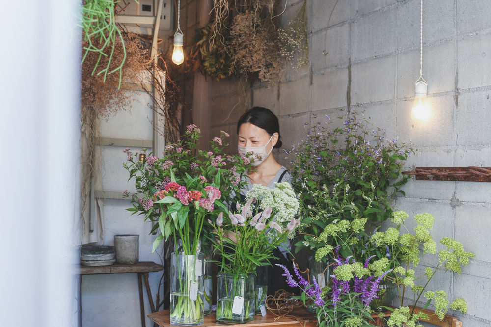 ハナクマ手帖 No 4 日常を優しく彩る生花店 Loji Flower ハナクマ手帖 No 4 日常を優しく彩る生花店 Loji Flower