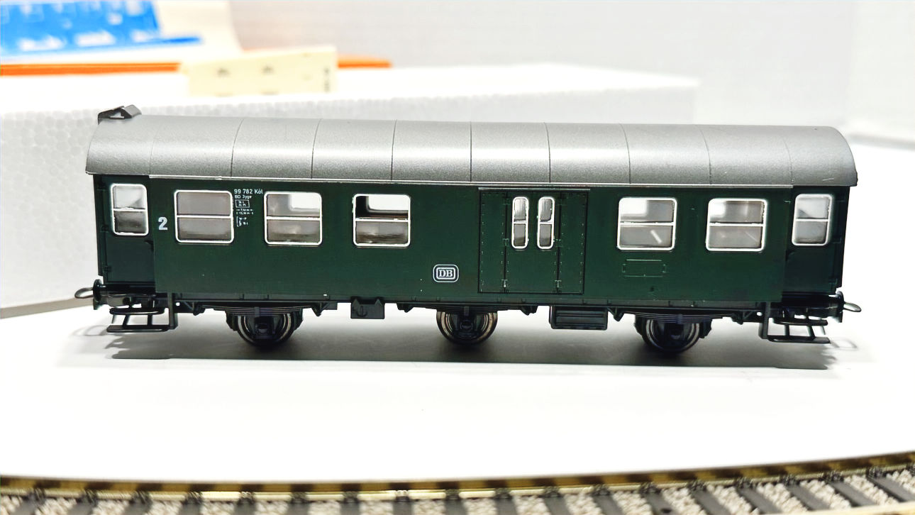 Roco 4216 -short passenger wagen 2 Cl., KKK, excellent, boxed