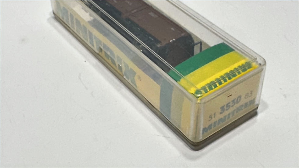 Miniatură: Minitrix 3530 detachable roof freight wagen, excellent, boxed
